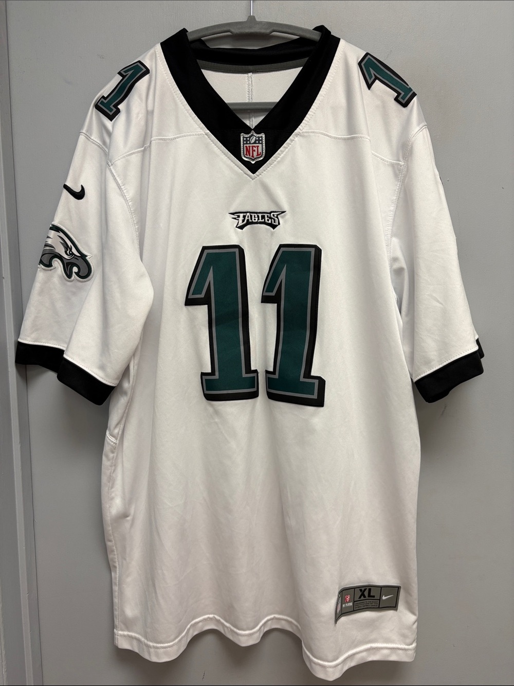 Nike Philadelphia Eagles Carson Wentz #11 NFL Jersey White Men’s XL